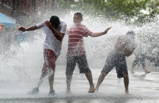 New York Hit With Earlier Summer Heat Wave